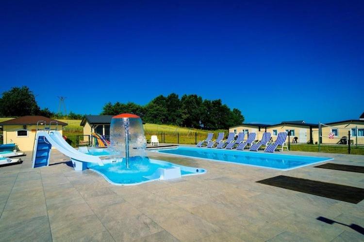 Holiday Resort, ウストロニエ・モルスキエ エクステリア 写真